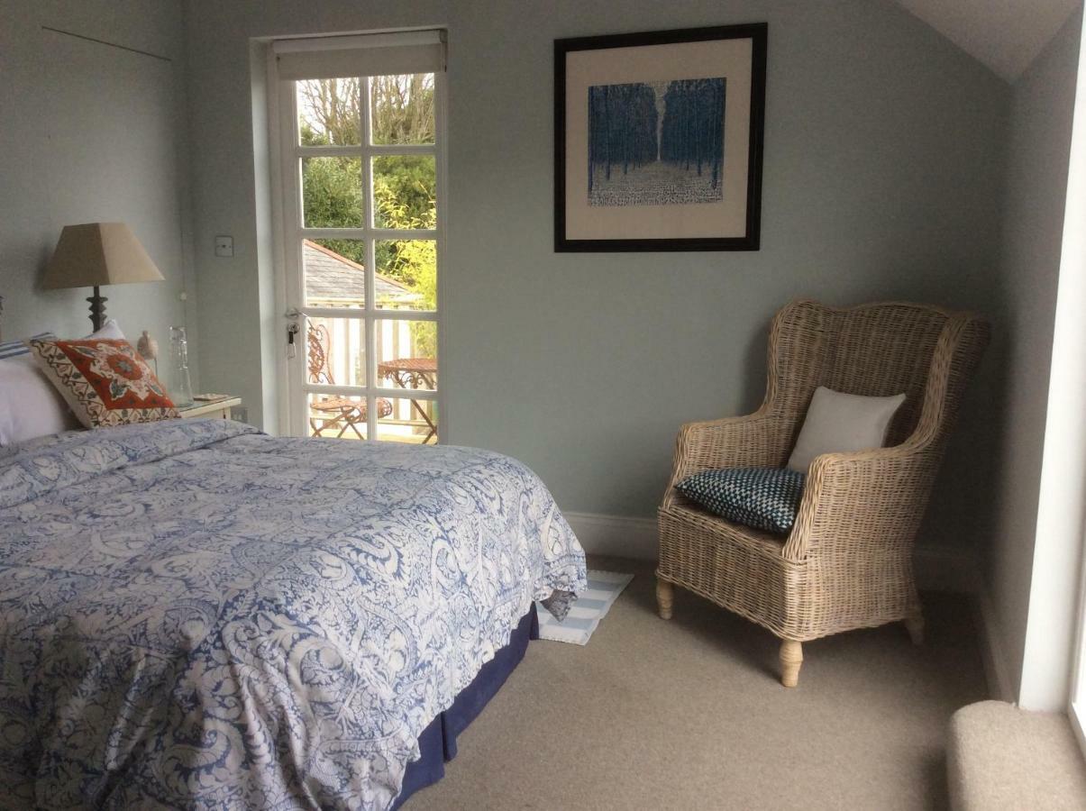 Bed and Breakfast Compass Rose Dartmouth Exterior foto